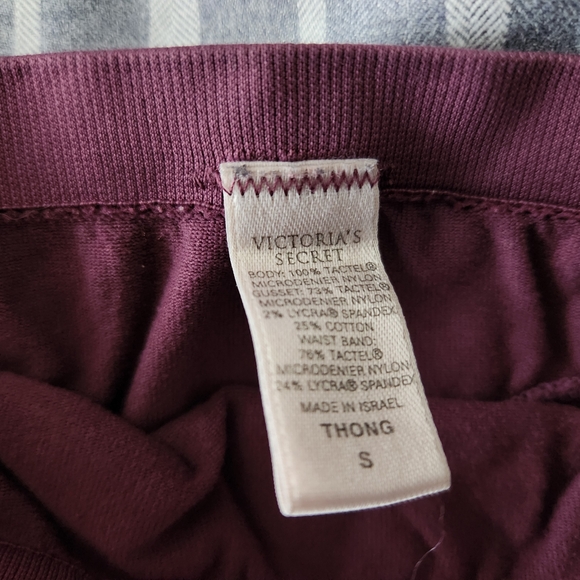 Victoria Secret Thong Panties - Picture 3 of 3